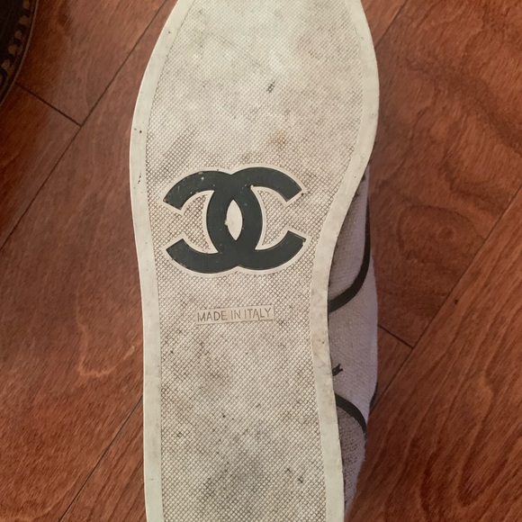 CHANEL Canvas and Pearl CC Lace ups - Picture 3 of 7